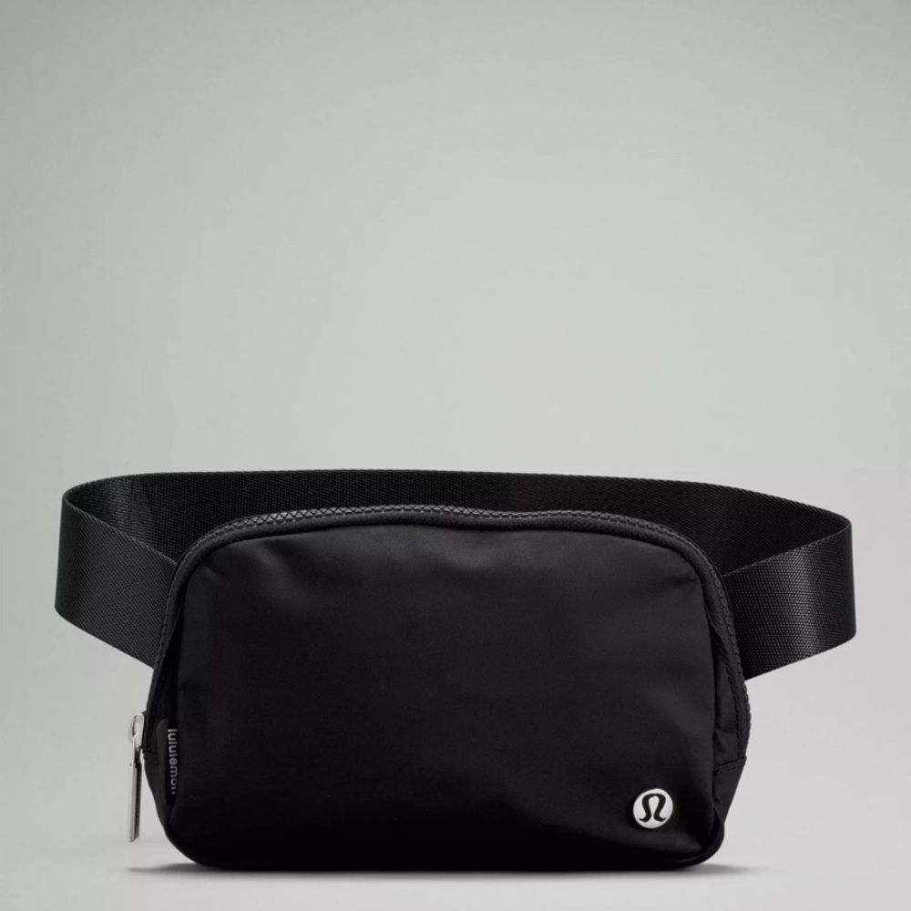Lululemon Everywhere Belt Bag